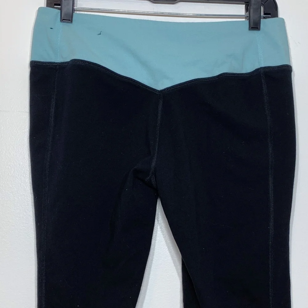 EUC Nike Dri Fit Black and‎ Mint Capri Leggings L
